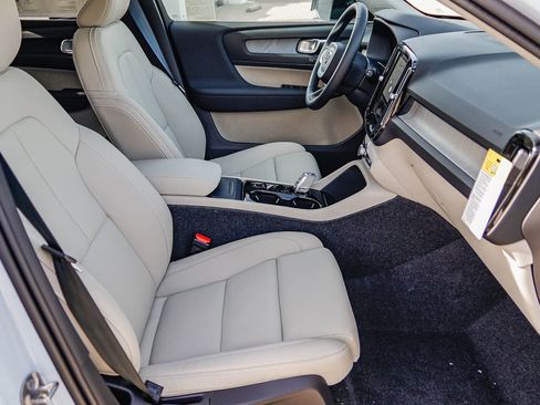 New 2026 Volvo XC40 B5 Plus w/ Protection Package Premier image 17