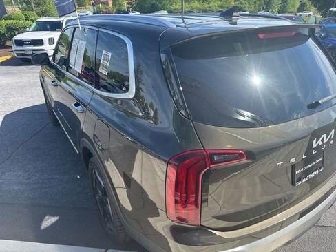 Certified 2023 Kia Telluride S w/ S Sunroof Package AWD/4WD image 7