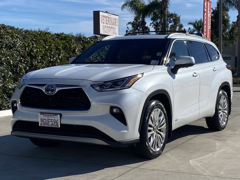 Used 2023 Toyota Highlander Platinum image 6