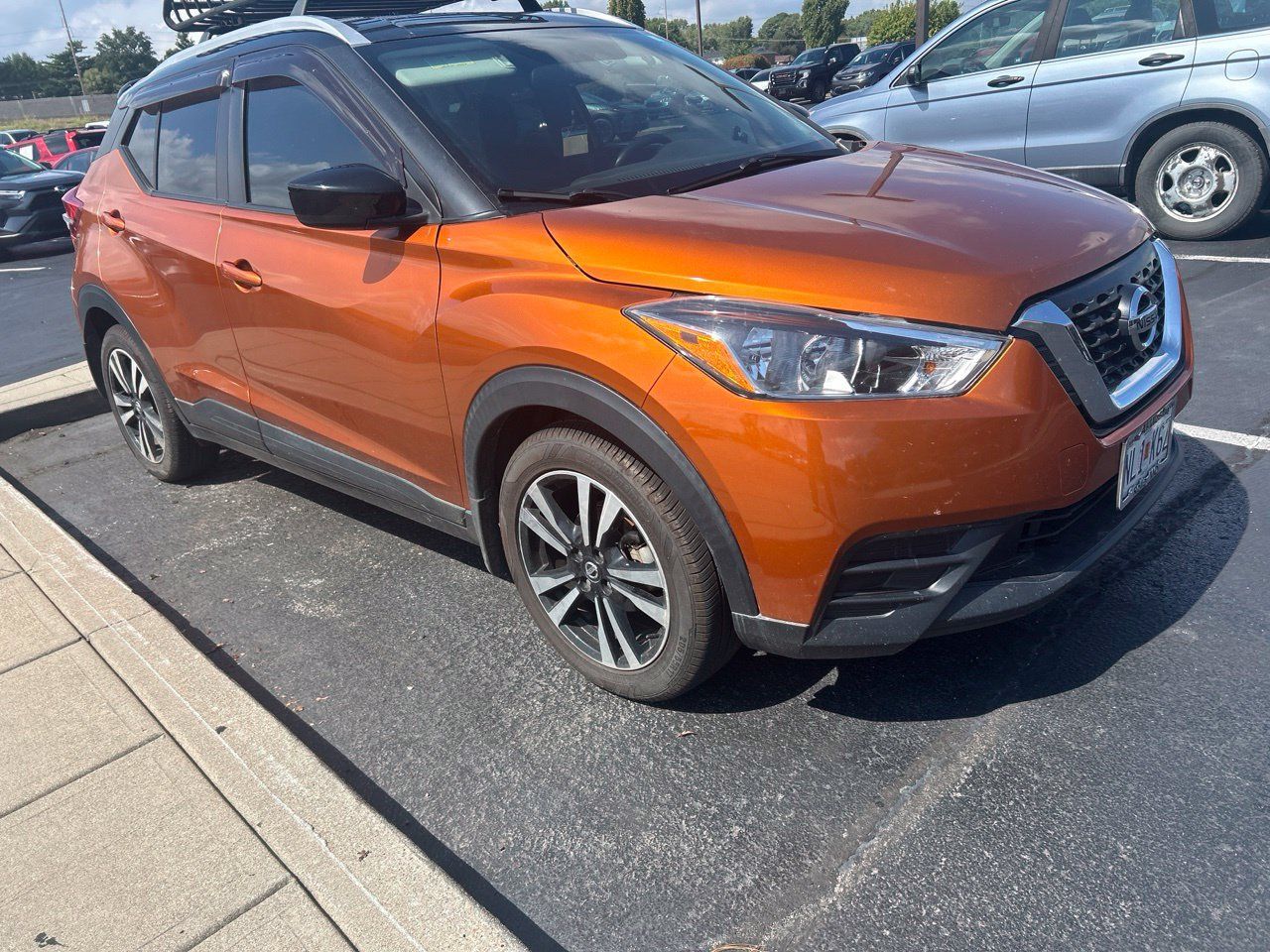 Used 2018 Nissan Kicks SV w/ Exterior Package FWD image 1