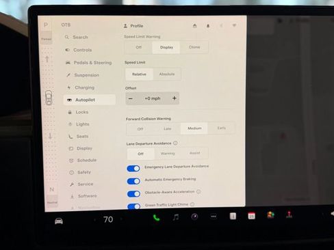 Used 2022 Tesla Model X image 33