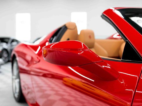 Used 2013 Ferrari 458 Spider RWD image 23