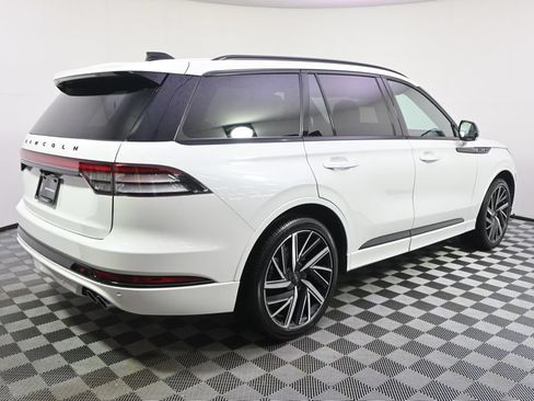 New 2026 Lincoln Aviator Black Label w/ Jet Appearance Package AWD/4WD image 7