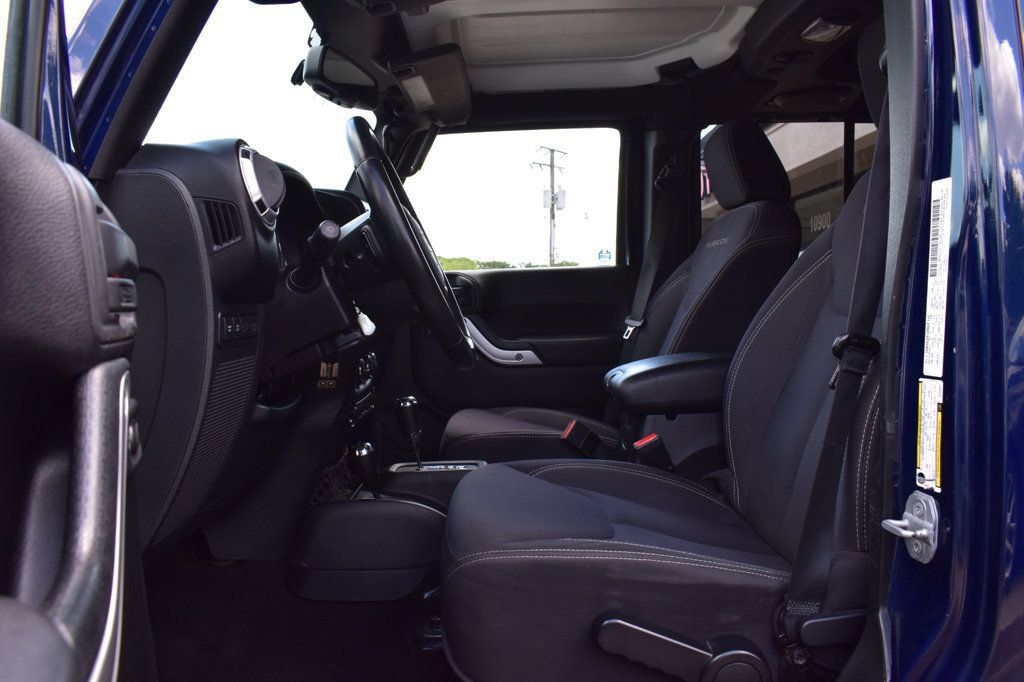 Used 2013 Jeep Wrangler Unlimited Rubicon w/ Connectivity Group AWD/4WD image 29