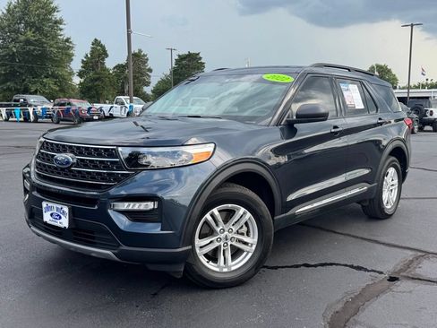 Used 2022 Ford Explorer XLT w/ Equipment Group 202A AWD/4WD image 30