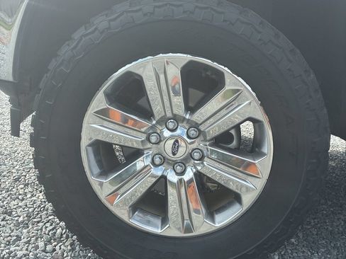 Used 2018 Ford F150 Lariat w/ Equipment Group 502A Luxury AWD/4WD image 16