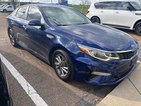 Used 2020 Kia Optima LX image 2
