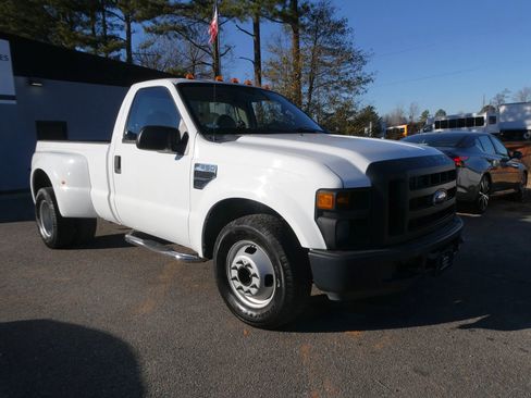 Used 2010 Ford F350 XL image 4