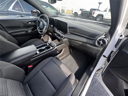 Used 2025 Chevrolet Equinox LT FWD image 10