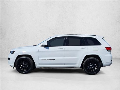 Used 2020 Jeep Grand Cherokee Altitude RWD image 9