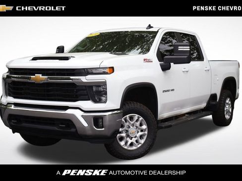 Used 2024 Chevrolet Silverado 2500 LT AWD/4WD image 1
