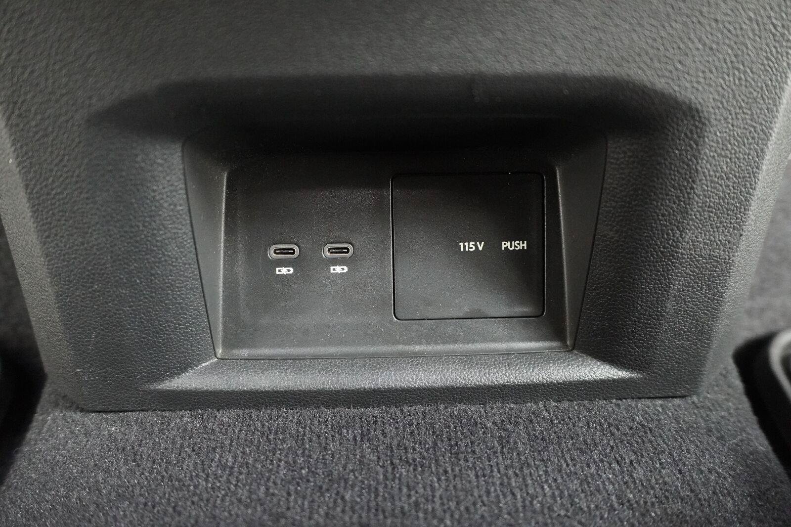 Used 2021 Volkswagen Atlas Cross Sport SE w/ Panoramic Sunroof Package FWD image 25