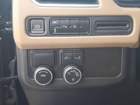 Used 2024 Chevrolet Tahoe Premier RWD image 21