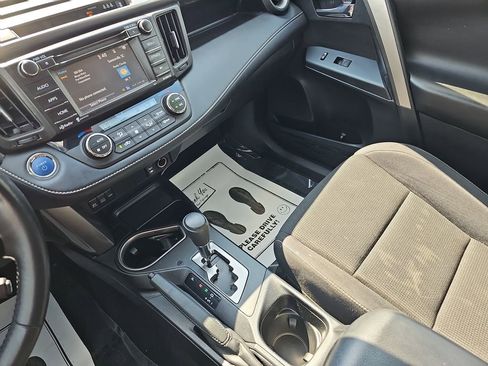 Used 2018 Toyota RAV4 XLE AWD/4WD image 27