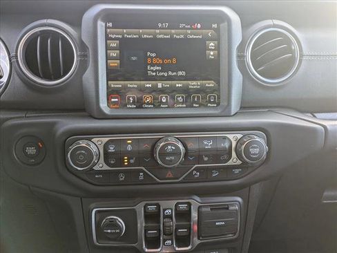 Used 2019 Jeep Wrangler Unlimited Sahara image 15