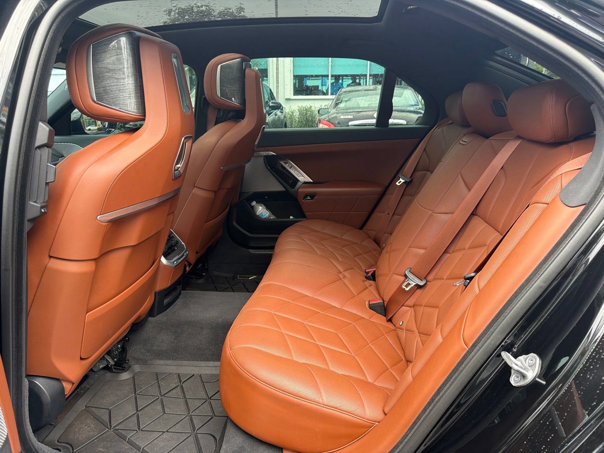 Used 2023 BMW 740i w/ Executive Package RWD image 14