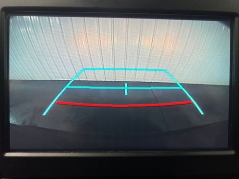 Used 2019 Toyota RAV4 LE image 9