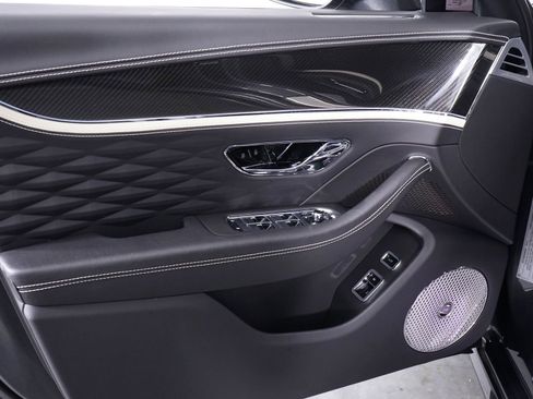 Used 2023 Bentley Flying Spur W12 image 33