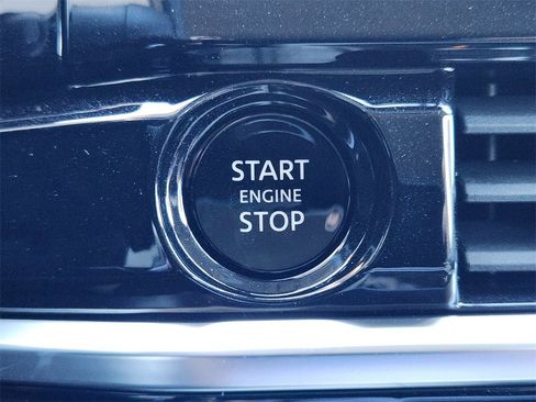 New 2025 Nissan Pathfinder SL image 15