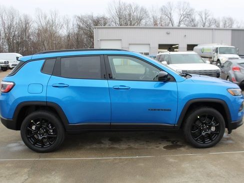 New 2026 Jeep Compass Latitude image 5