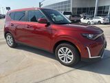 Used 2025 Kia Soul LX image 2