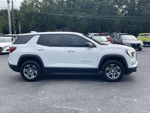 Used 2025 GMC Terrain Elevation AWD/4WD image 2