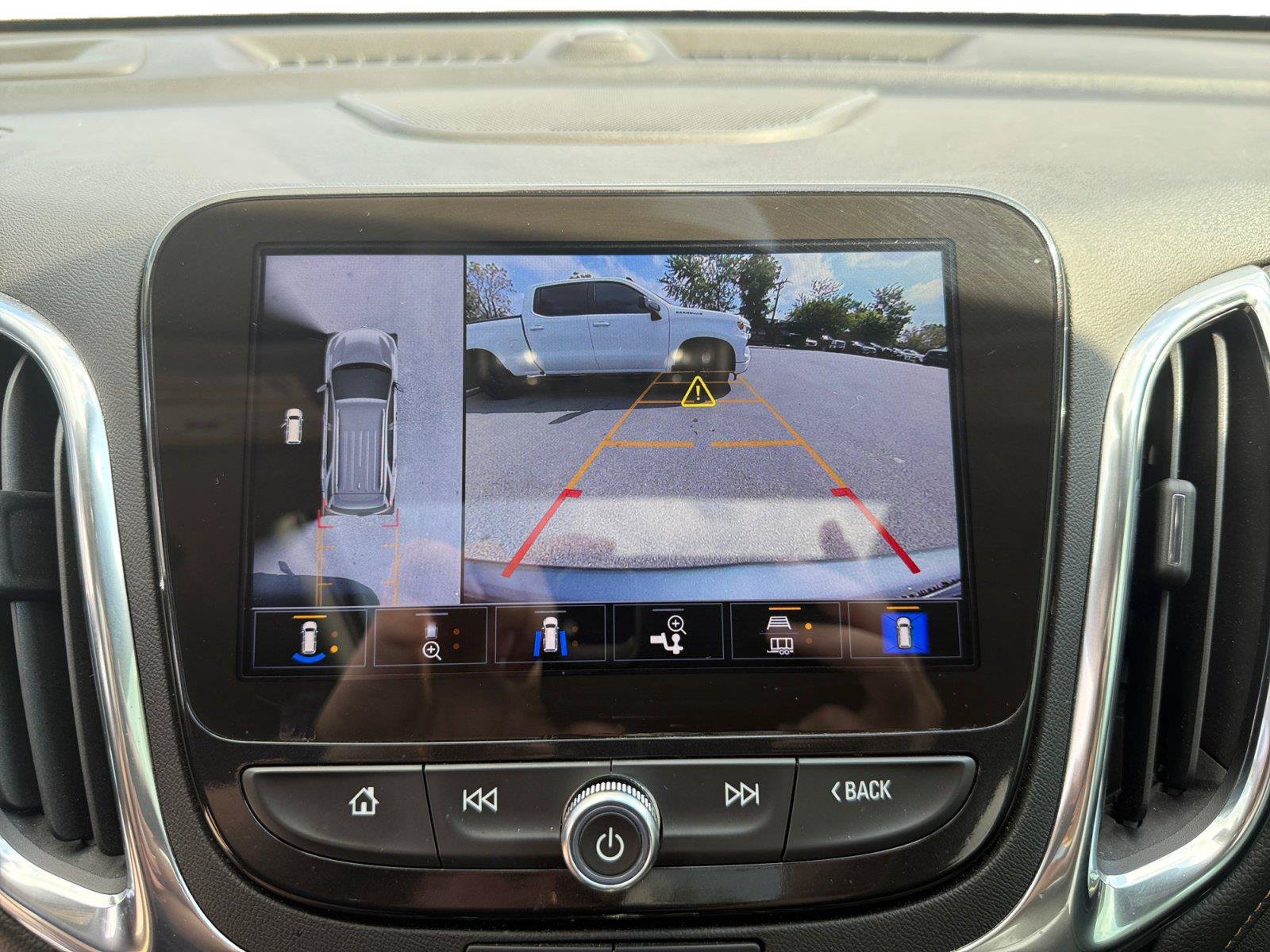 Used 2024 Chevrolet Equinox Premier FWD image 19