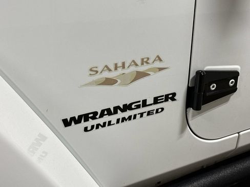 Used 2015 Jeep Wrangler Unlimited Sahara AWD/4WD image 23