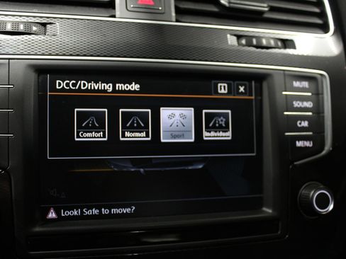 Used 2016 Volkswagen GTI SE FWD image 34