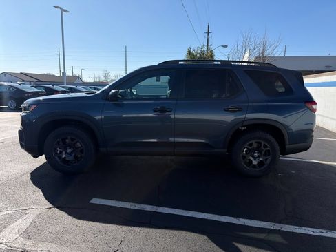 Used 2026 Honda Pilot TrailSport image 2