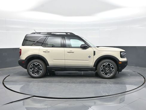 New 2025 Ford Bronco Sport Outer Banks image 16