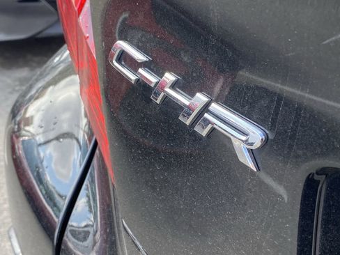 Used 2021 Toyota C-HR LE FWD image 6