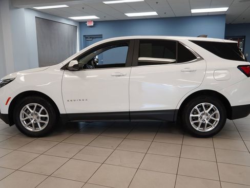 Used 2023 Chevrolet Equinox LT FWD image 2