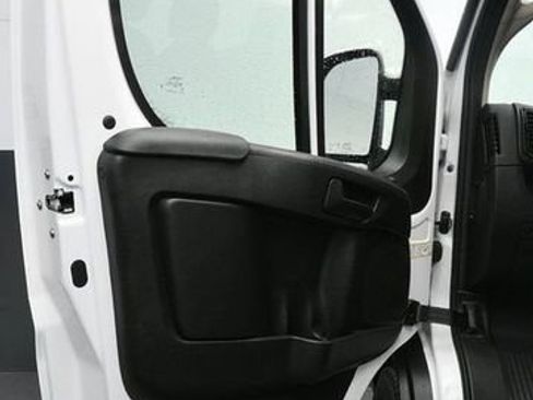 Used 2025 RAM ProMaster 2500 w/ Convenience Group image 13