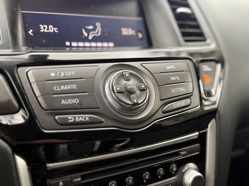 Used 2020 Nissan Pathfinder S AWD/4WD image 26
