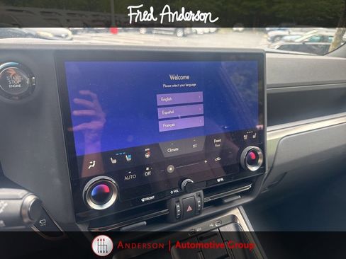 Used 2025 Lexus GX 550 w/ Accessory Package (2T) AWD/4WD image 4