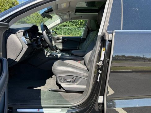 Used 2023 Audi Q8 Premium Plus w/ Premium Plus Package image 11