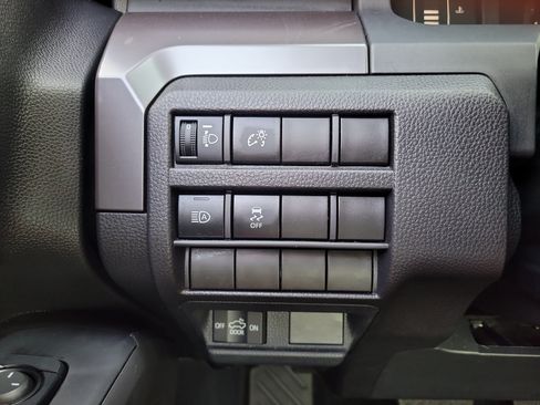 Certified 2024 Toyota Tacoma SR5 AWD/4WD image 28