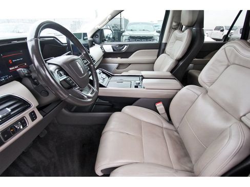 Used 2022 Lincoln Navigator Reserve AWD/4WD image 6
