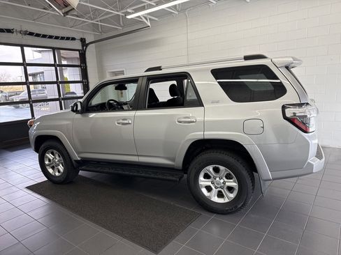 Used 2024 Toyota 4Runner SR5 image 5