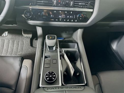 New 2026 Nissan Pathfinder SL image 24