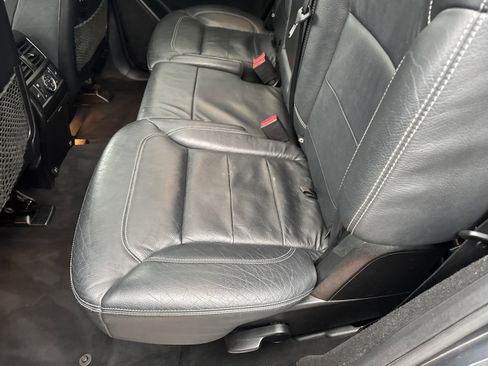 Used 2015 Mercedes-Benz GL 550 4MATIC image 24