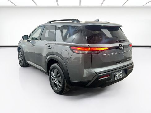 Used 2023 Nissan Pathfinder SV AWD/4WD image 6