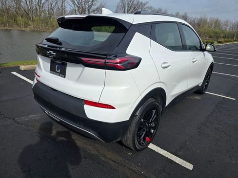 Used 2023 Chevrolet Bolt EUV LT w/ Redline Edition image 4