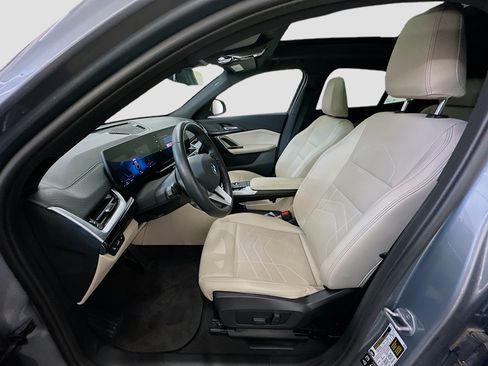 Used 2025 BMW X2 xDrive28i image 13