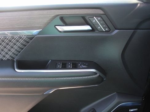 Used 2024 GMC Acadia Denali image 45