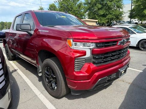 Used 2025 Chevrolet Silverado 1500 RST w/ Convenience Package II AWD/4WD image 4