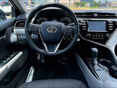 Used 2019 Toyota Camry LE FWD image 7