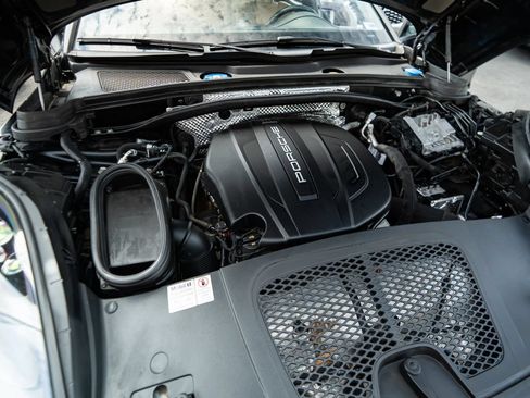 Used 2019 Porsche Macan AWD/4WD image 49