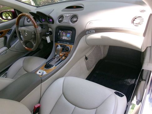 Used 2007 Mercedes-Benz SL 550 w/ Premium Pkg I image 23